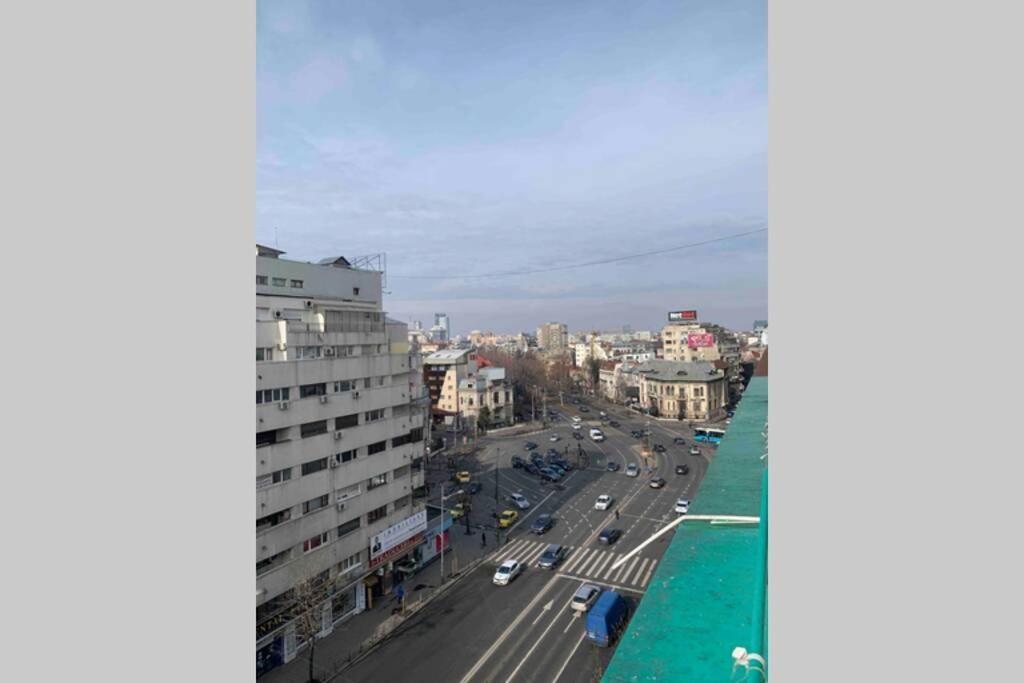 Lovely In The Heart Of * 布加勒斯特